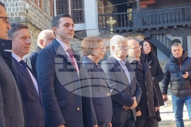 Троянски манастир - зарязване на лози