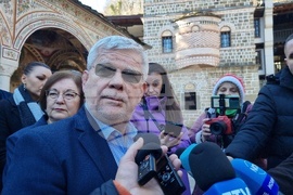 Троянски манастир - зарязване на лози