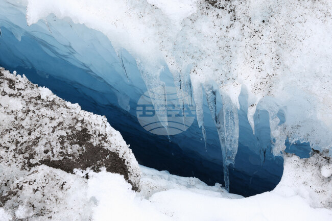 Antarctica - View from Perunika Glacier - Livingston Island