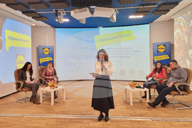 Зала "МаксиМ" - пресконференция - храна