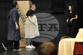 Русе - "Натюрморт със затлъстял племенник"  - премиера