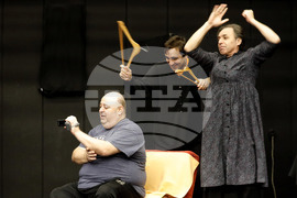 Русе - "Натюрморт със затлъстял племенник"  - премиера