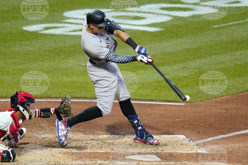 Yankees Pirates Baseball