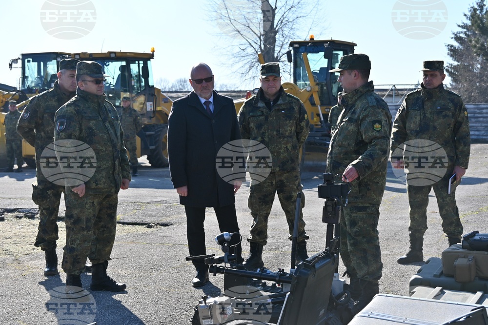 Министърът на отбраната Тодор Тагарев посети гарнизон Белене