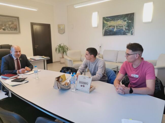 Община Ловеч: Езиковци с благотворителен концерт в подкрепа ремонта на спортната зала