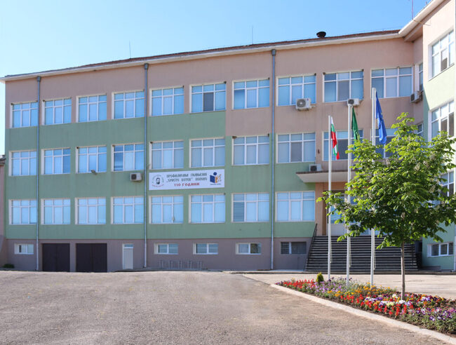 Община Попово подписа договор за основен ремонт и обновяване на Профилирана гимназия „Христо Ботев“