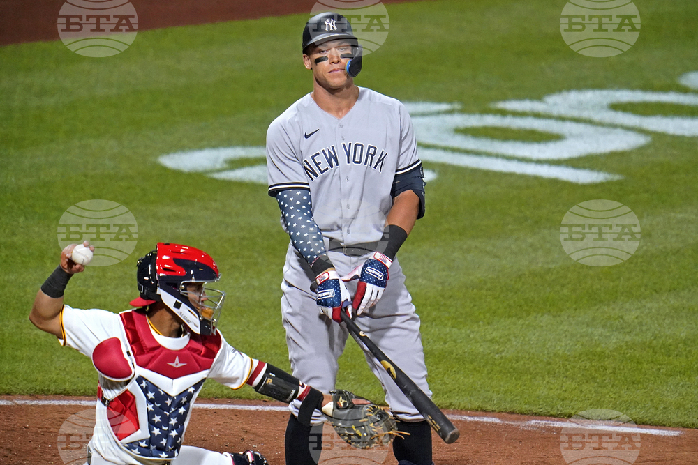Yankees Pirates Baseball