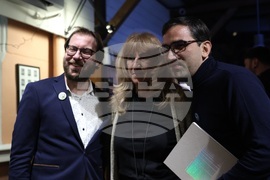 "Заедно за кратко. Милениали в България. 2010 - 2016" - Денислав Стойчев - изложба