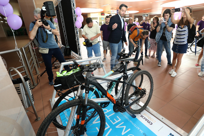 Метростанция - велопаркинг