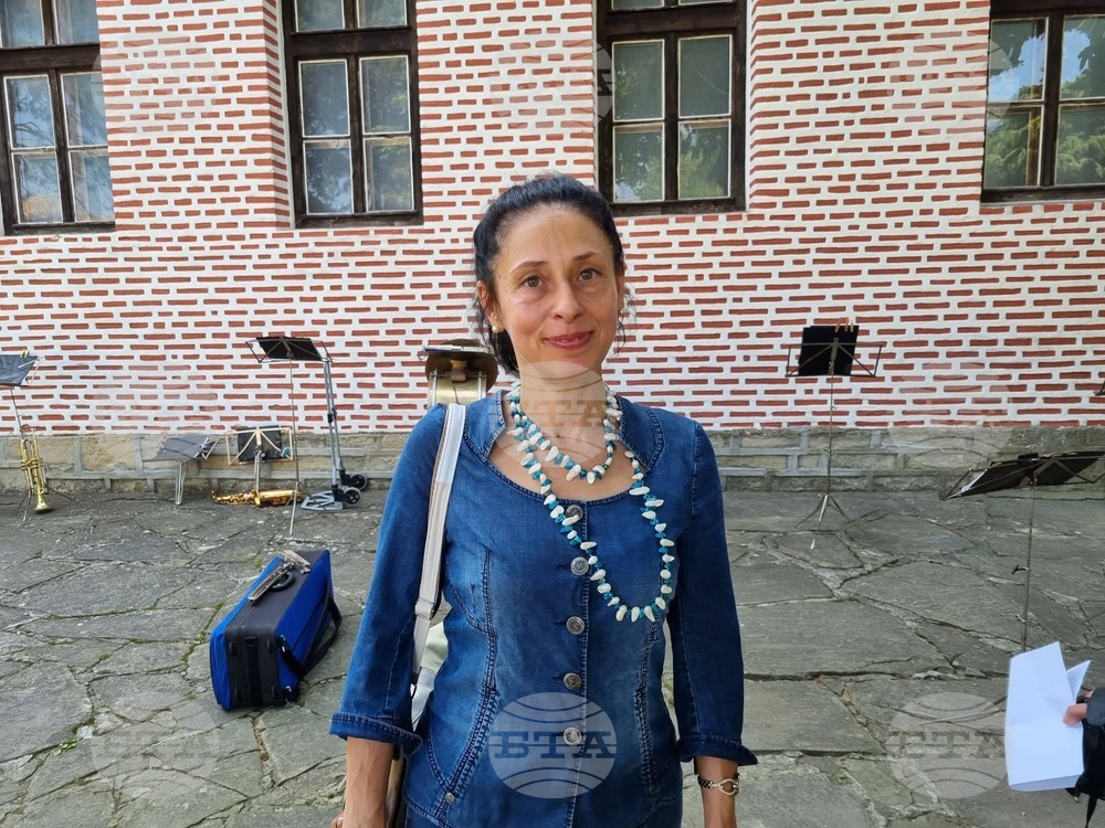 За да свириш на духов инструмент, трябва да подчиниш жизнения си цикъл на свиренето, казва диригентът Росица Бояджиева-Вълева