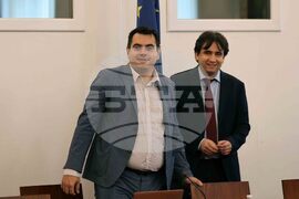Парламент - Комисия по електронно управление
