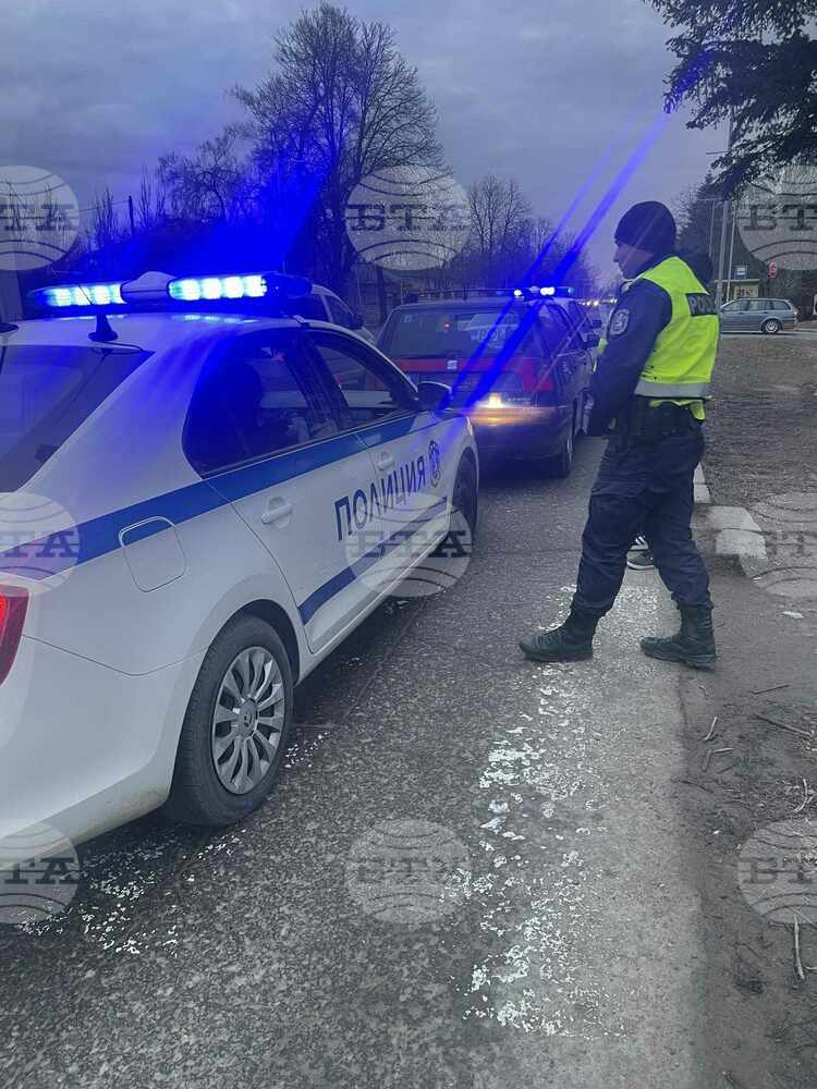 Полицаи установиха 16-годишен младеж да шофира в Шумен