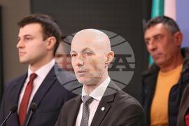 Парламент - Възраждане - пресконференция