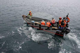 Национална антарктическа експедиция - аржентинска база на Антарктида „Керлини“ - Военен научноизследователски кораб „Св. Св. Кирил и Методий“ - НИК 421