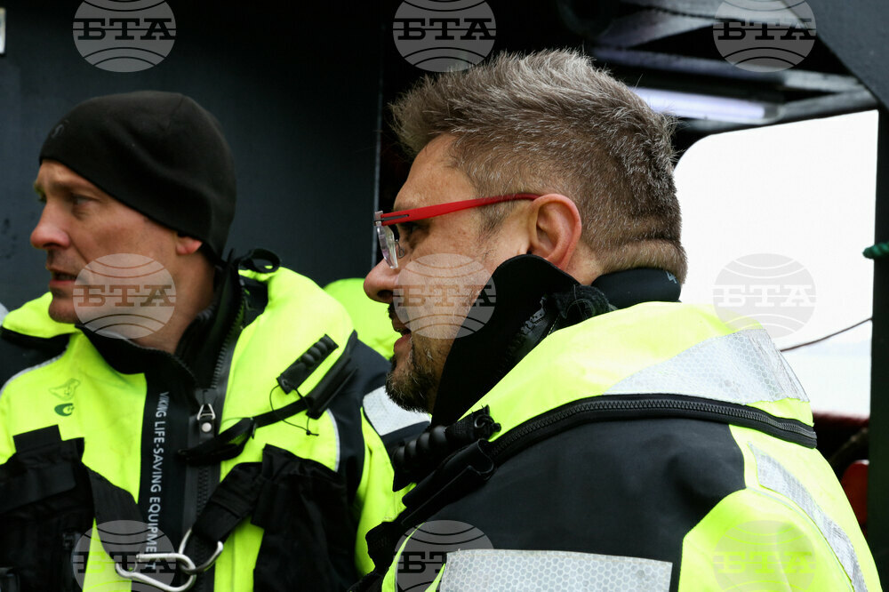 Национална антарктическа експедиция - аржентинска база на Антарктида „Керлини“ - Военен научноизследователски кораб „Св. Св. Кирил и Методий“ - НИК 421