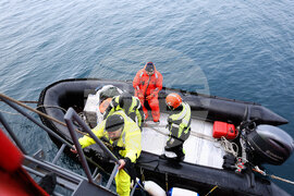 Национална антарктическа експедиция - аржентинска база на Антарктида „Керлини“ - Военен научноизследователски кораб „Св. Св. Кирил и Методий“ - НИК 421