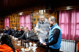 Национална антарктическа експедиция - аржентинска база на Антарктида „Керлини“ - Военен научноизследователски кораб „Св. Св. Кирил и Методий“ - НИК 421