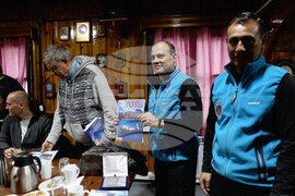 Национална антарктическа експедиция - аржентинска база на Антарктида „Керлини“ - Военен научноизследователски кораб „Св. Св. Кирил и Методий“ - НИК 421