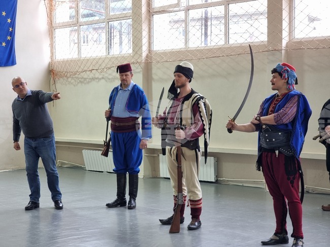 Благоевград - училище - годишнина