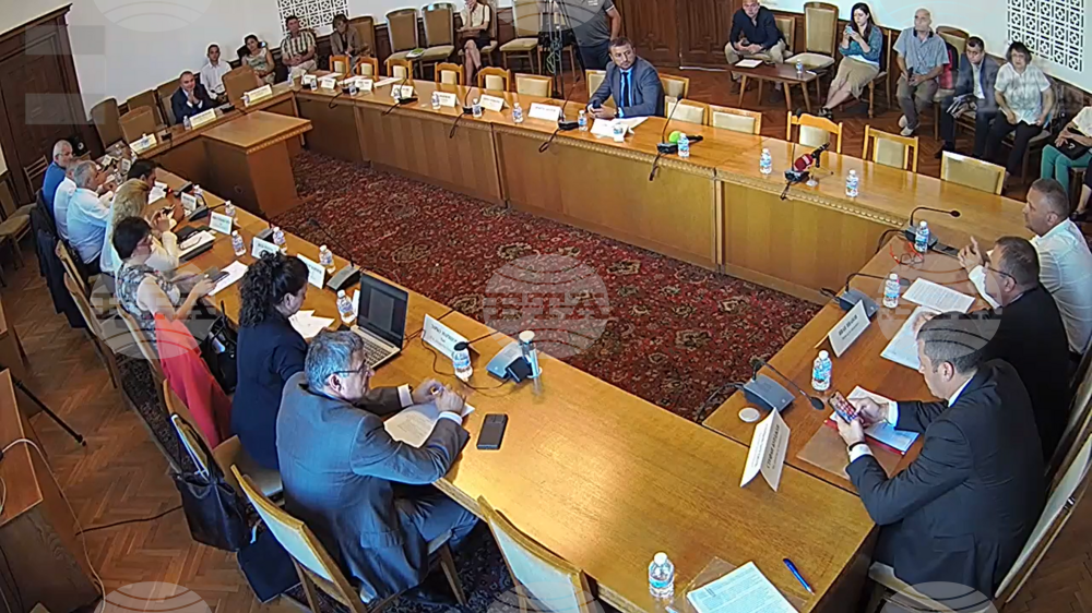 Министър Иван Иванов отговори на актуални въпроси в блиц контрол на Народното събрание