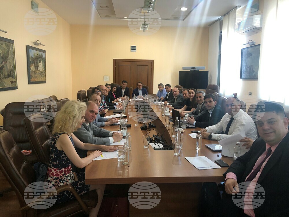 Започна среща на коалиционни партньори и независими депутати за приемане на Програма за управление и Законодателна програма
