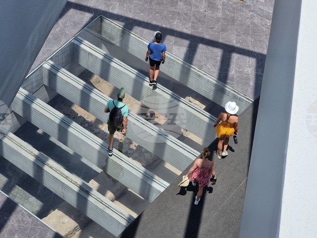 Гърция се готви за пристигането на "топлинен купол" от Западна Европа от неделя нататък