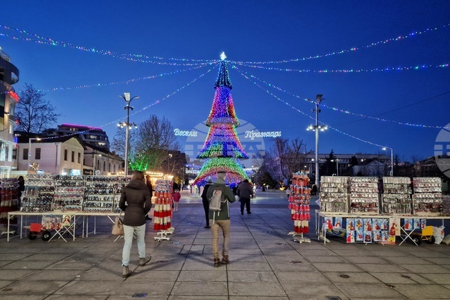 Бургас - продажба на мартеници
