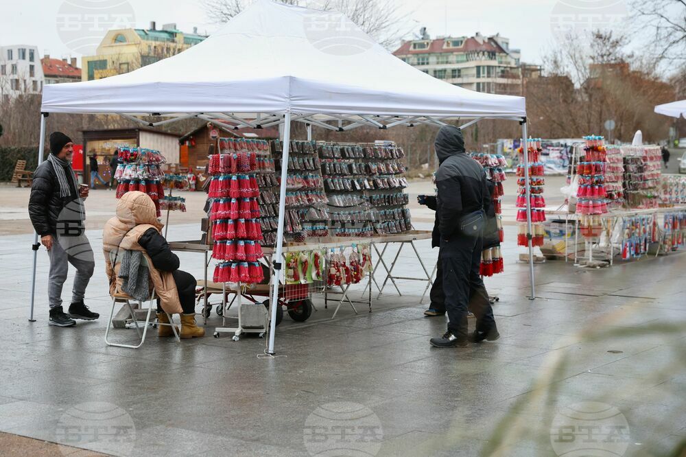 Бургас - продажба на мартеници