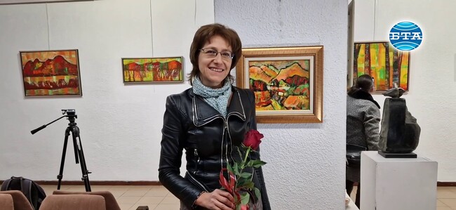 Елица Гигова представи в Смолян картини от природата на Исландия и родните Родопи