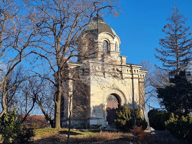 Румънски мавзолей, музеен кът и мемориален парк - с. Гривица