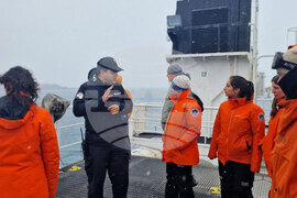 Национална антарктическа експедиция - НИК 421 - аржентински изследователи - посещение