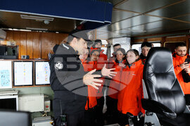 Национална антарктическа експедиция - НИК 421 - аржентински изследователи - посещение