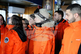 Национална антарктическа експедиция - НИК 421 - аржентински изследователи - посещение
