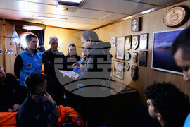 Национална антарктическа експедиция - НИК 421 - аржентински изследователи - посещение