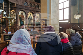 Ямбол - храм „Св. Николай Чудотворец" - икона с вградени мощи на Св. Петка