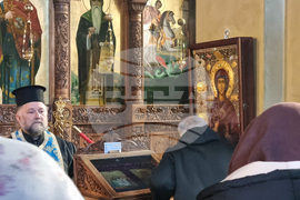 Ямбол - храм „Св. Николай Чудотворец" - икона с вградени мощи на Св. Петка