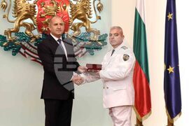 Румен Радев - Галин Манев - военнослужещи - отличия