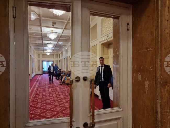 Парламент - закрито заседание