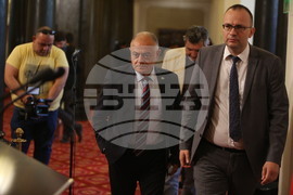 Парламент - Демократична България - брифинг