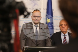 Парламент - Демократична България - брифинг