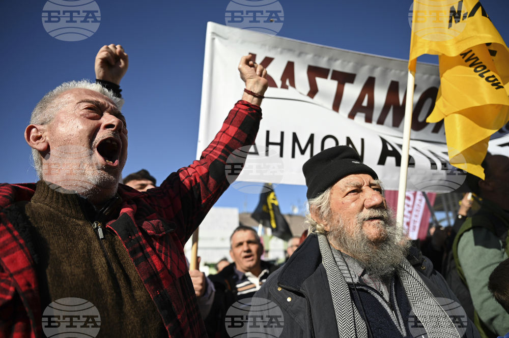 Протестиращите гръцки фермери и правителството ще преговарят утре в Атина