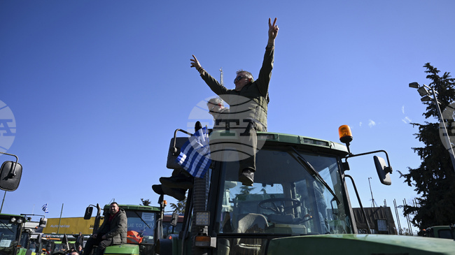 Гръцките фермери продължават протестите си, граничен пункт „Кулата – Промахон“ отново е затворен за камиони