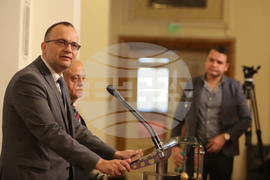 Парламент - Демократична България - брифинг