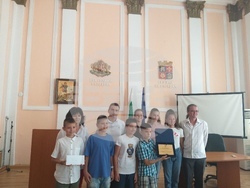 Наградиха победителите в конкурса „Клас на годината“ 2021/2022