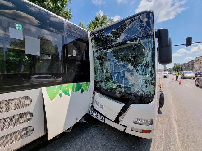 Шестима от пострадалите при катастрофата между два автобуса в София са в добро състояние, съобщиха УМБАЛ „Царица Йоанна – ИСУЛ“