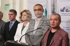 Парламент - „Има такъв народ" - брифинг