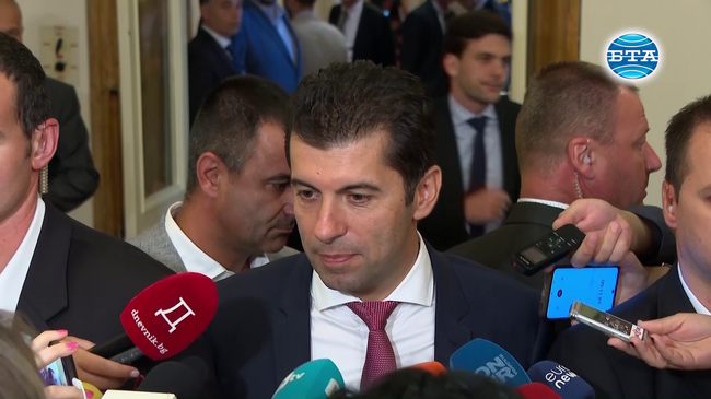 Единствената цена, която не сме готови да платим, е да вкараме задкулисието обратно в управлението, заяви Кирил Петков