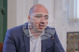 Парламент - комисия по туризъм