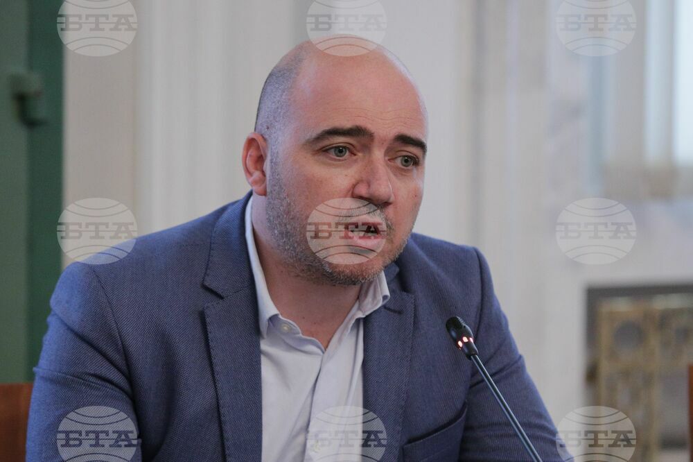 Парламент - комисия по туризъм