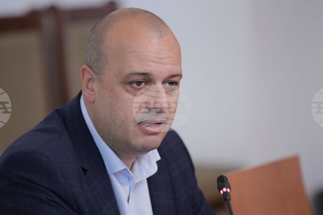 Парламент - комисия по туризъм